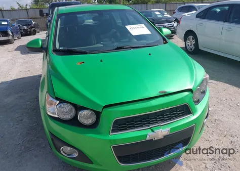 2015 Chevrolet Sonic Lt Auto z USA, uszkodzony, nr VIN 1G1JC6SB2F4112127